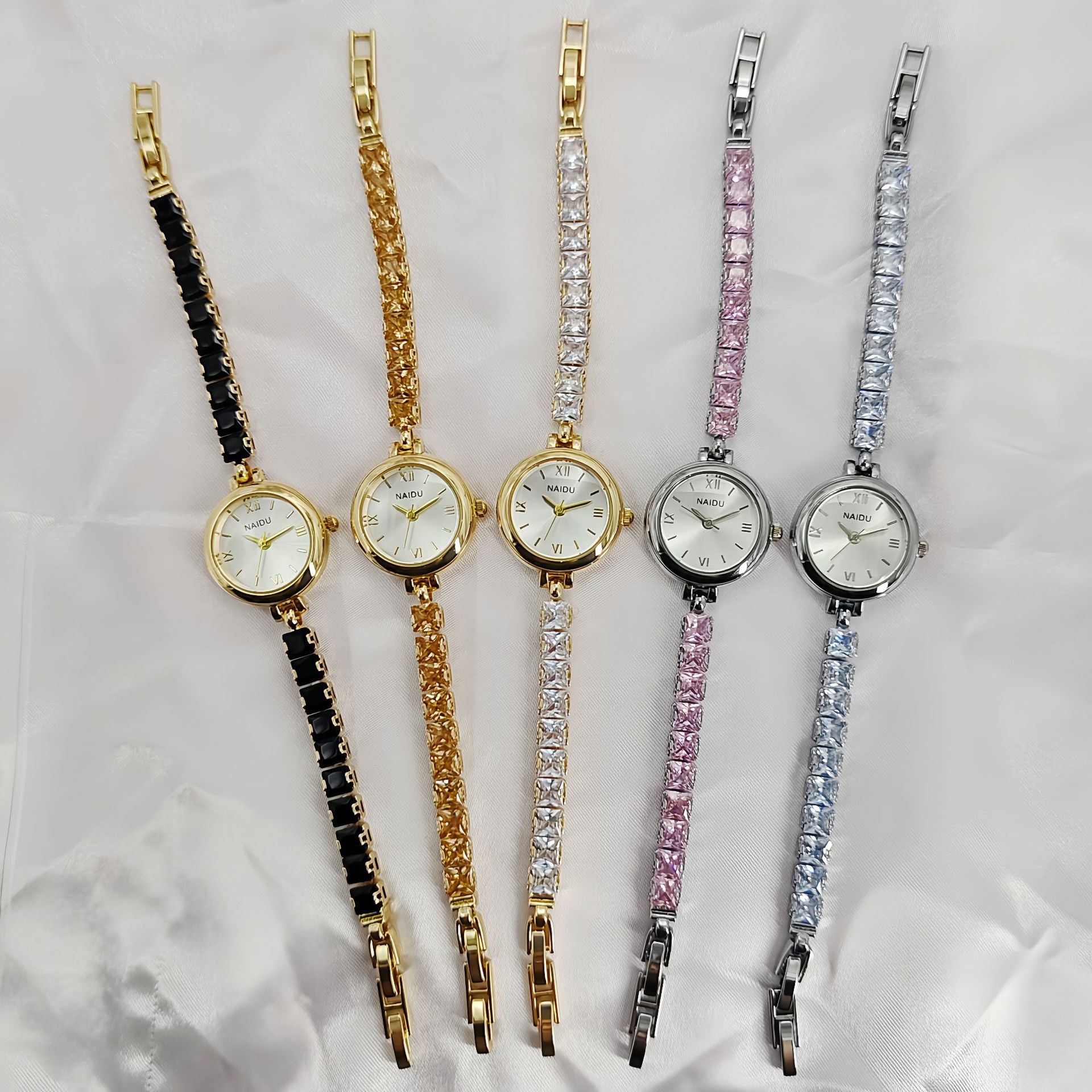 Jam Tangan Gelang Bertabur Ber - Luxury Watch Levels ulasan dan harga